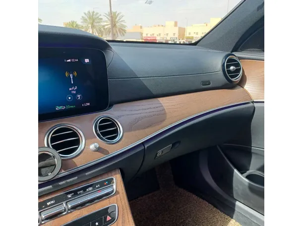 Car image 31