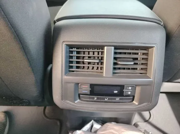 Car image 42
