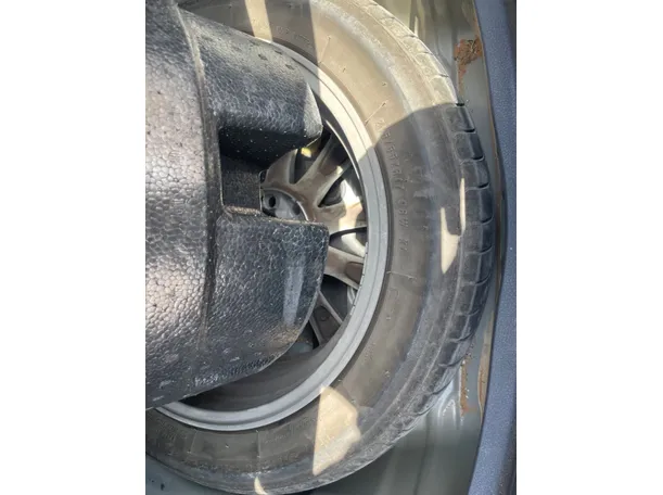 Car image 23