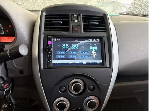 Car image 8
