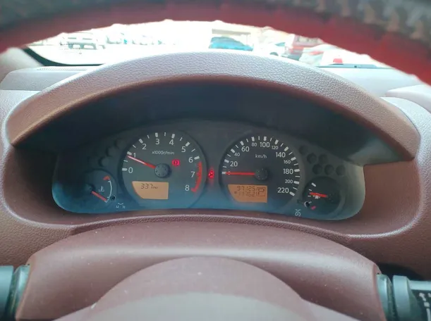 Car image 17