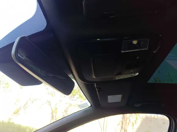 Car image 33