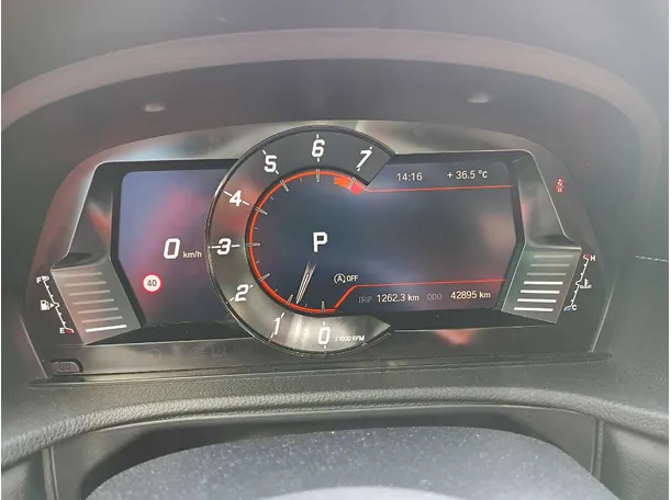 Car image 17
