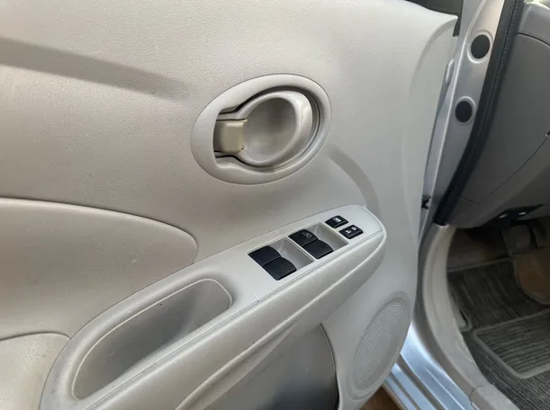Car image 21