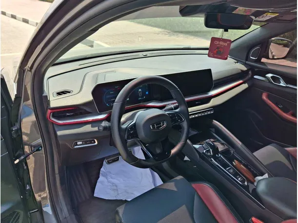 Car image 11