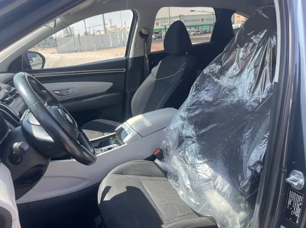Car image 13