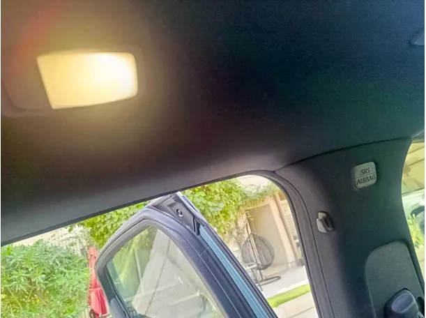 Car image 33