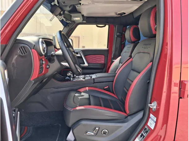 Car image 12