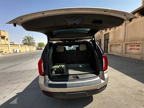 Car image 20