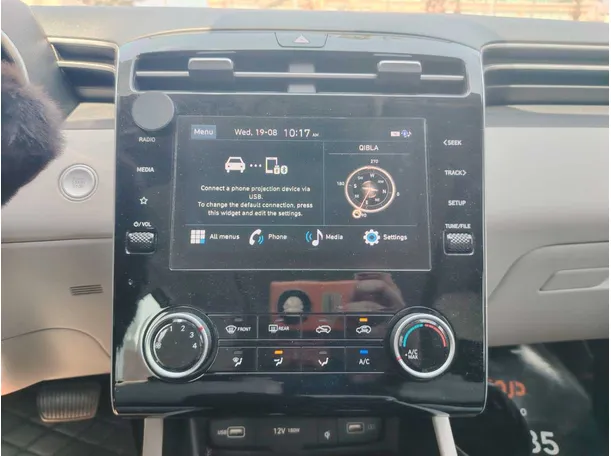 Car image 21