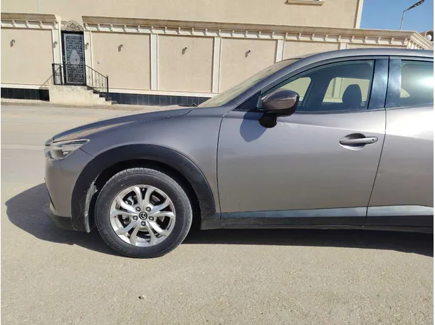 Car image 9
