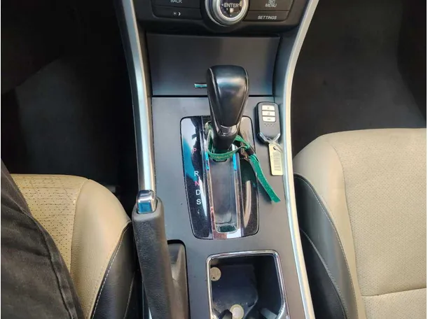 Car image 24