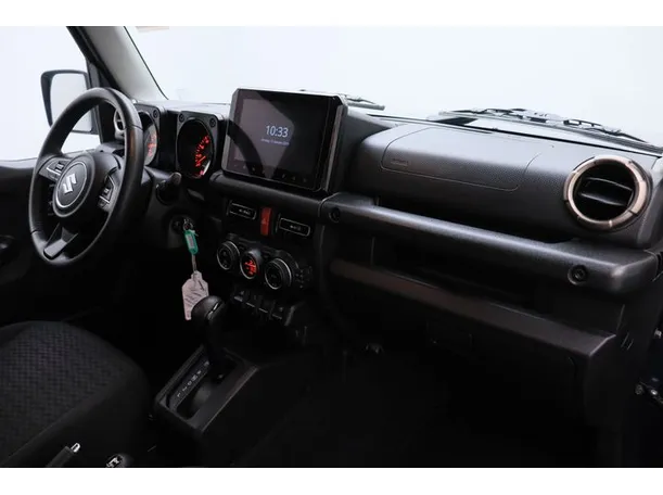 Car image 10