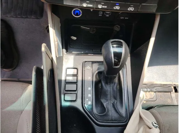 Car image 24