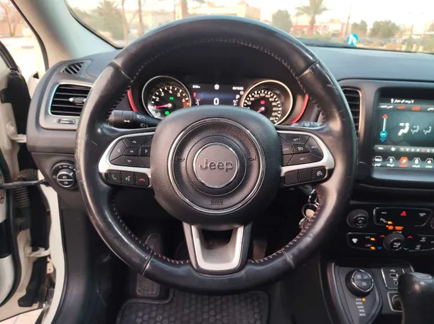 Car image 24