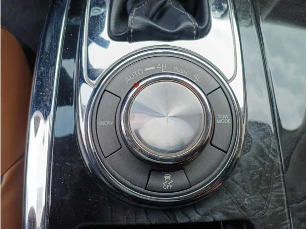 Car image 25