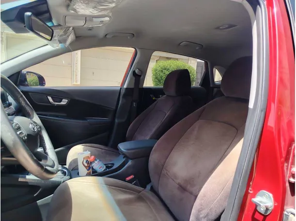 Car image 13