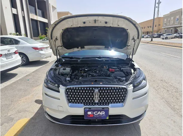 Car image 22