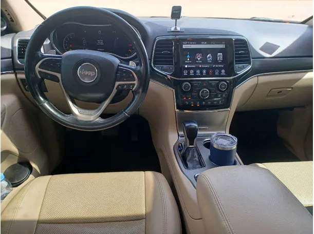 Car image 16