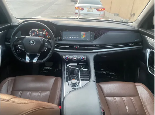 Car image 17