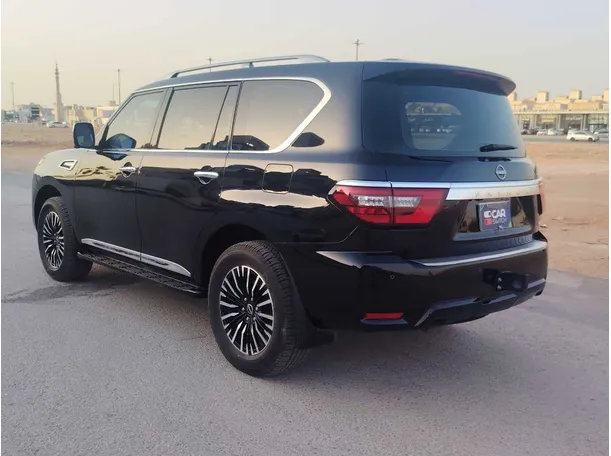 Car image 8