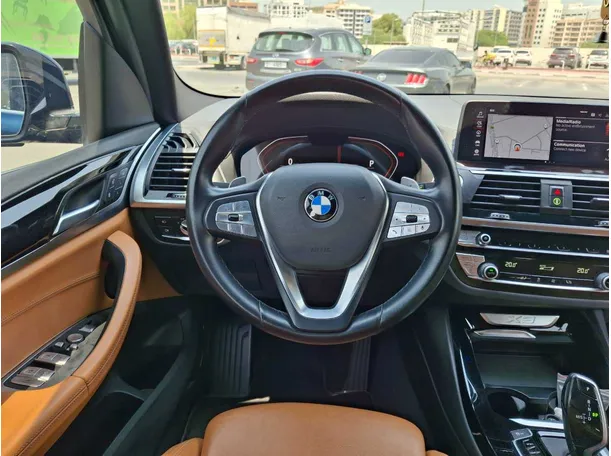 Car image 17