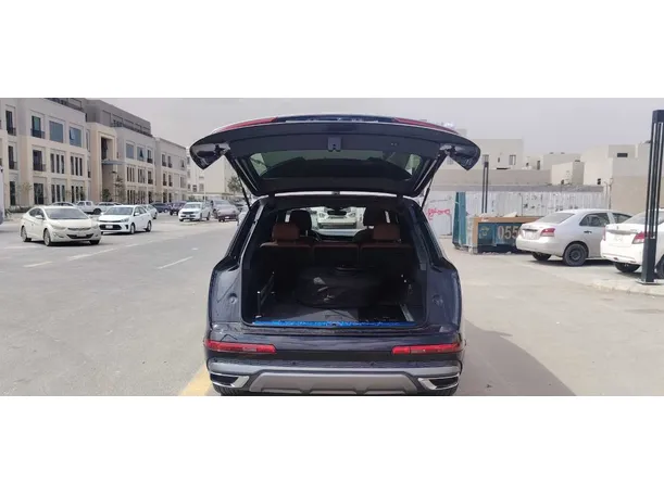 Car image 23