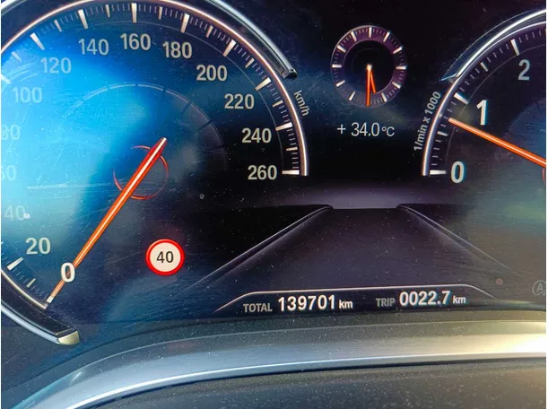 Car image 30