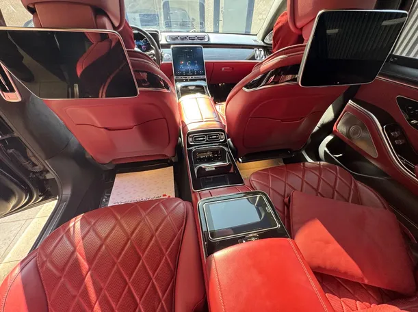 Car image 16