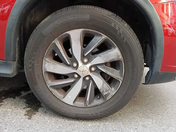 Car image 9