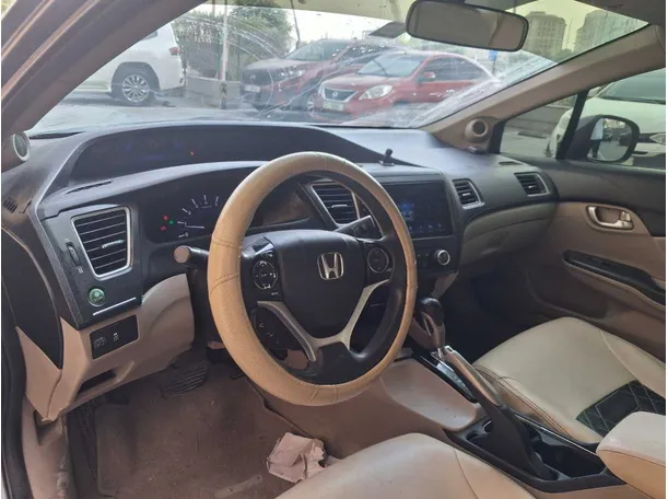 Car image 10