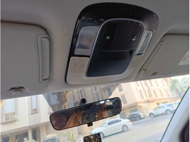 Car image 29