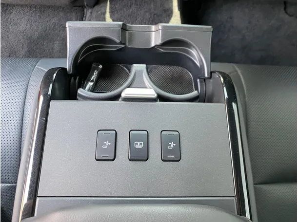 Car image 31