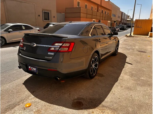 Car image 5