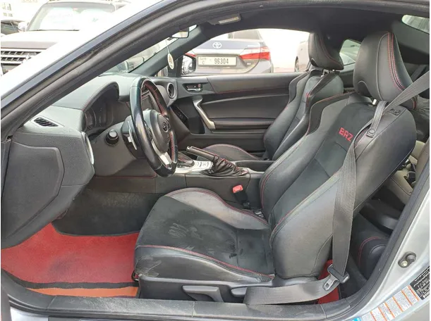 Car image 12