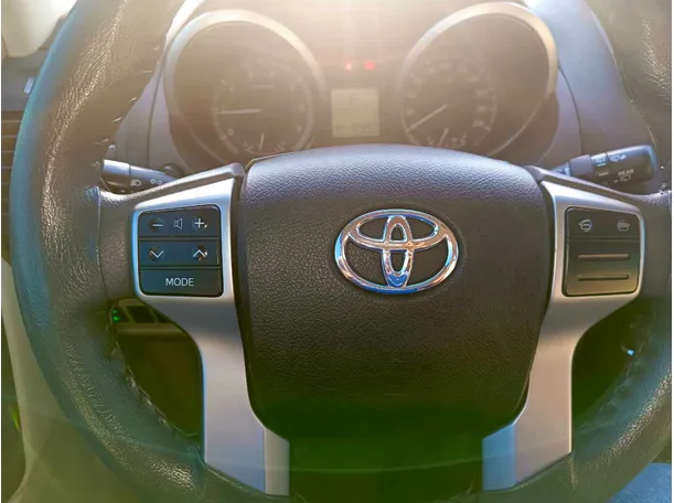 Car image 25