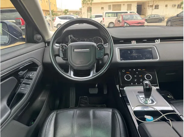 Car image 16