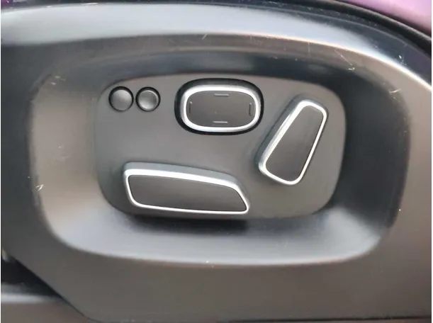 Car image 33
