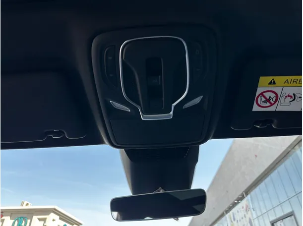 Car image 27