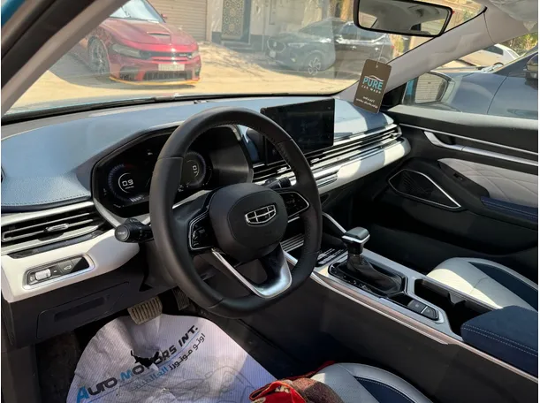 Car image 9