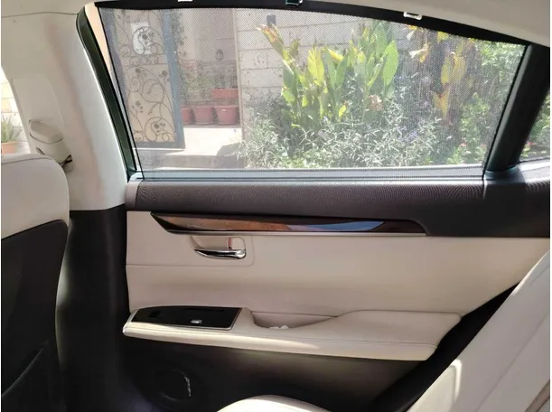 Car image 38