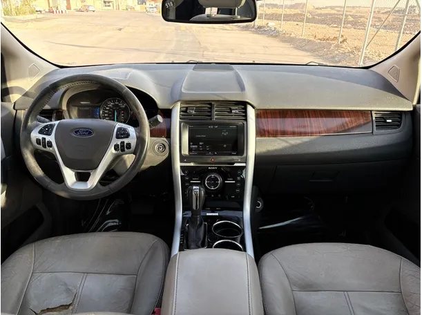 Car image 18