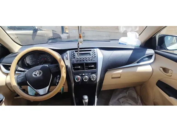 Car image 16