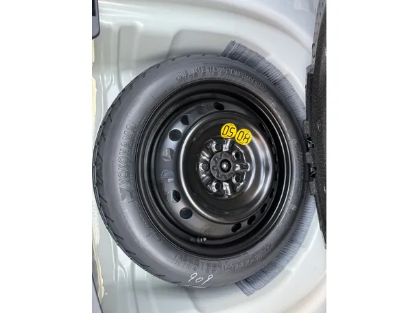 Car image 30