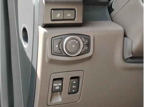 Car image 36