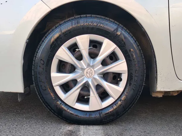 Car image 10