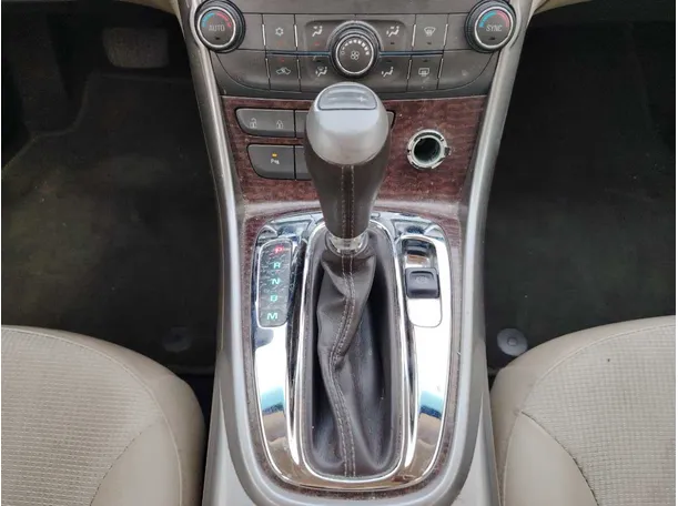 Car image 18