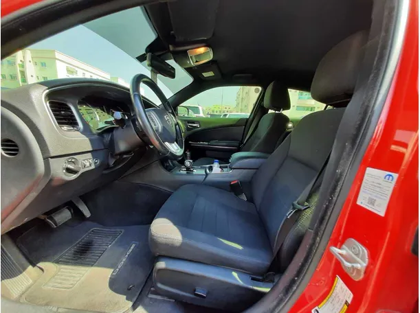 Car image 12