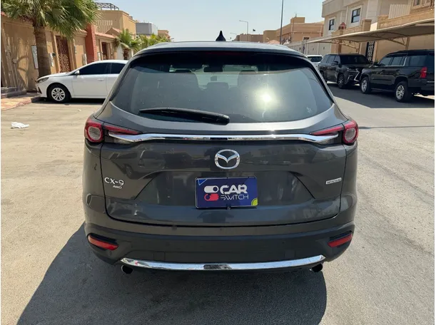 Car image 6