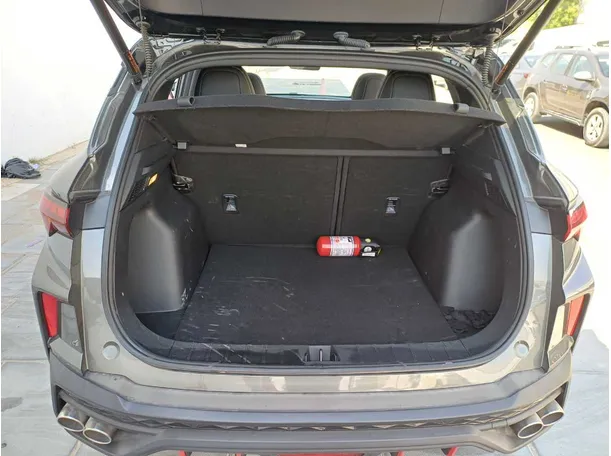 Car image 20
